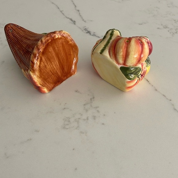 Cornucopia Salt and Pepper Shakers - Picture 3 of 3